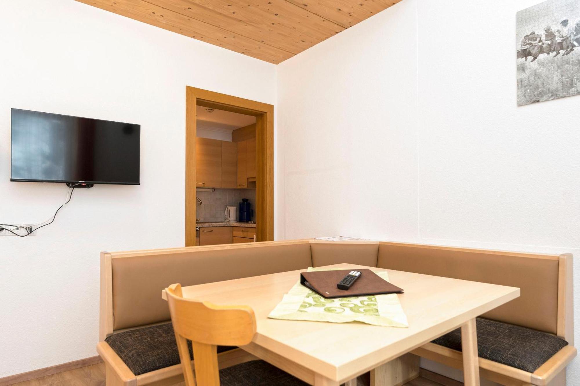 Hotel Garni Siegele - Inklusive Silvretta-Card Premium อิสชเกิล ภายนอก รูปภาพ