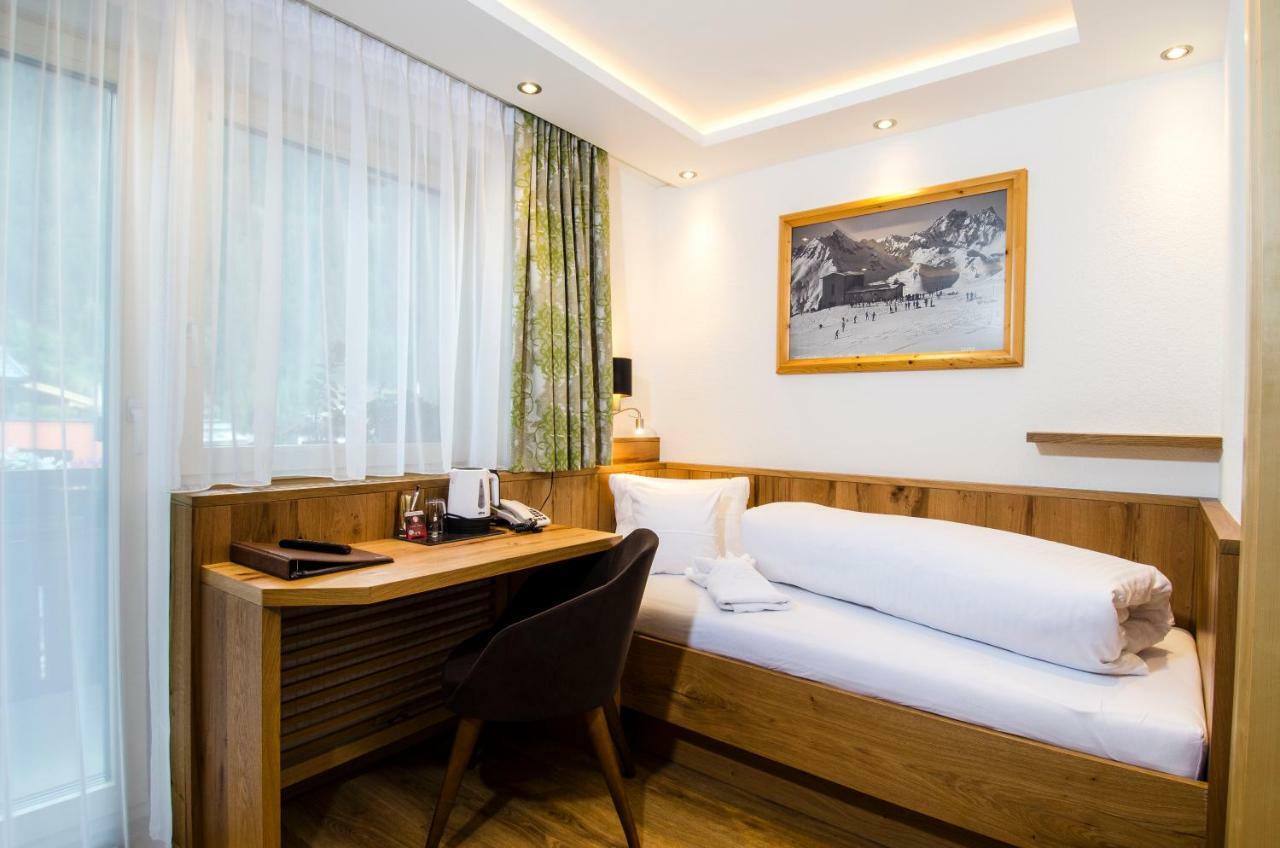 Hotel Garni Siegele - Inklusive Silvretta-Card Premium อิสชเกิล ภายนอก รูปภาพ