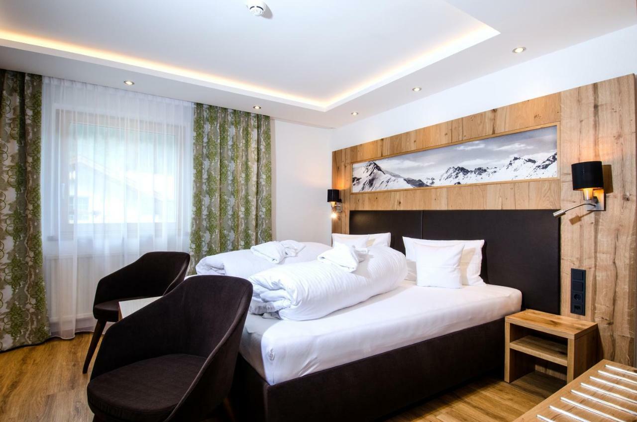 Hotel Garni Siegele - Inklusive Silvretta-Card Premium อิสชเกิล ภายนอก รูปภาพ