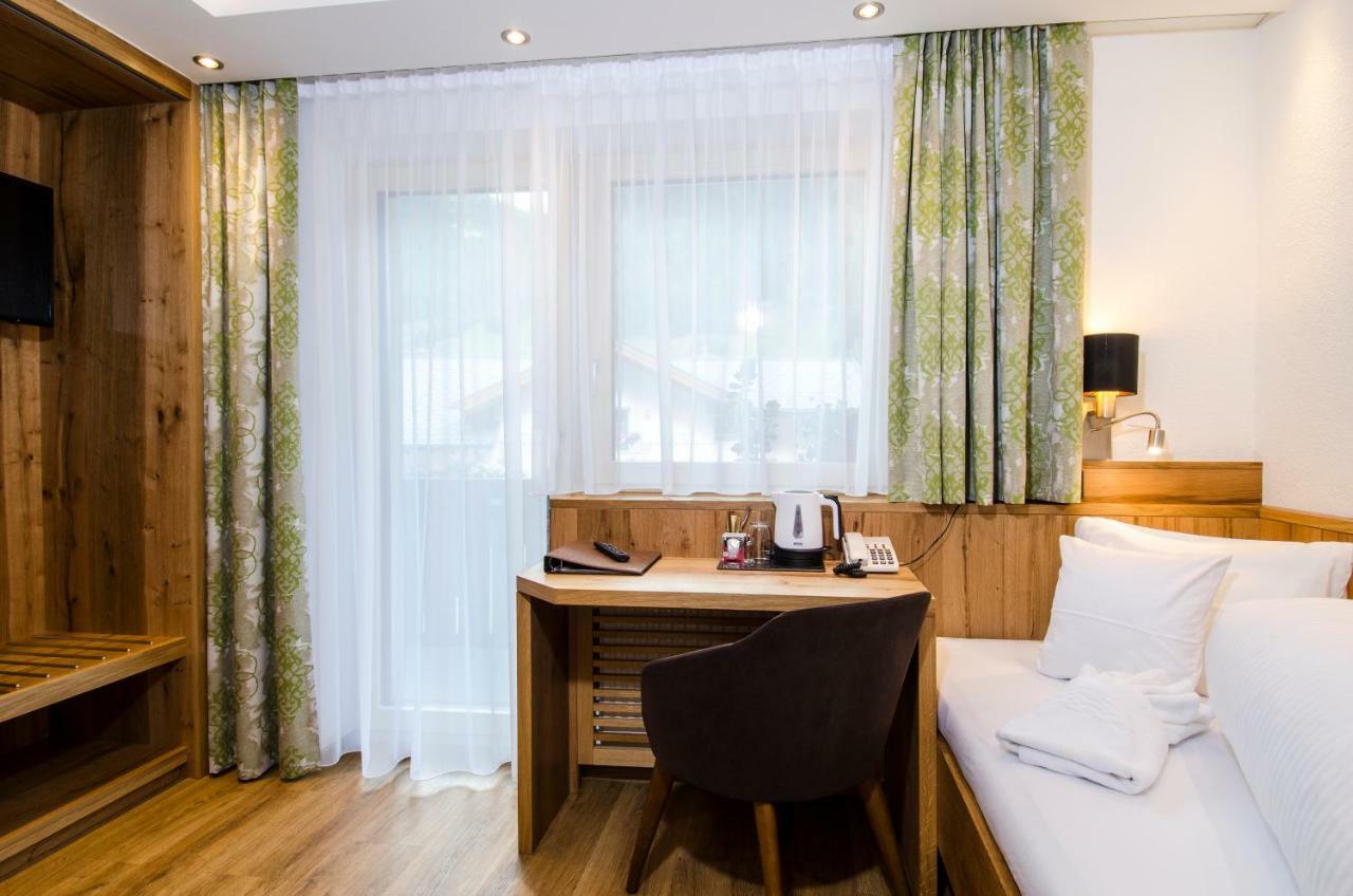 Hotel Garni Siegele - Inklusive Silvretta-Card Premium อิสชเกิล ภายนอก รูปภาพ