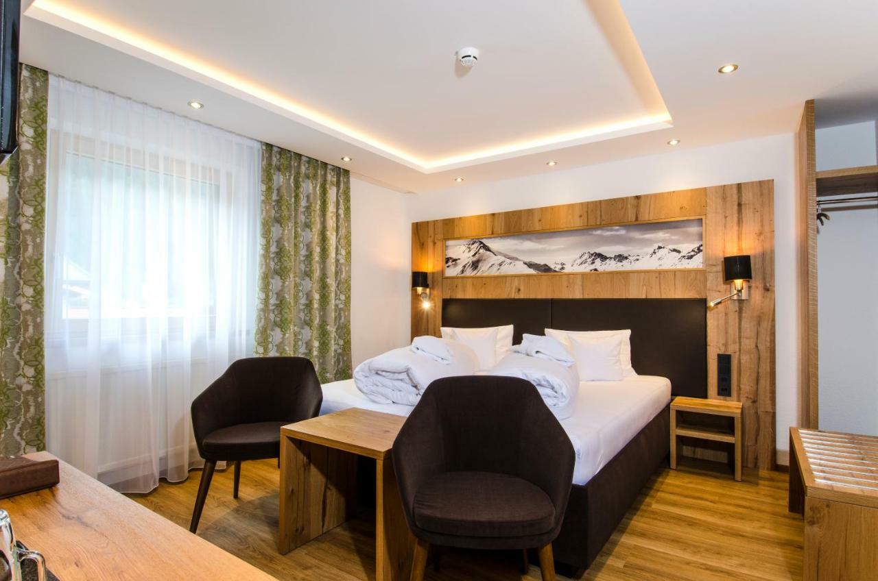 Hotel Garni Siegele - Inklusive Silvretta-Card Premium อิสชเกิล ภายนอก รูปภาพ